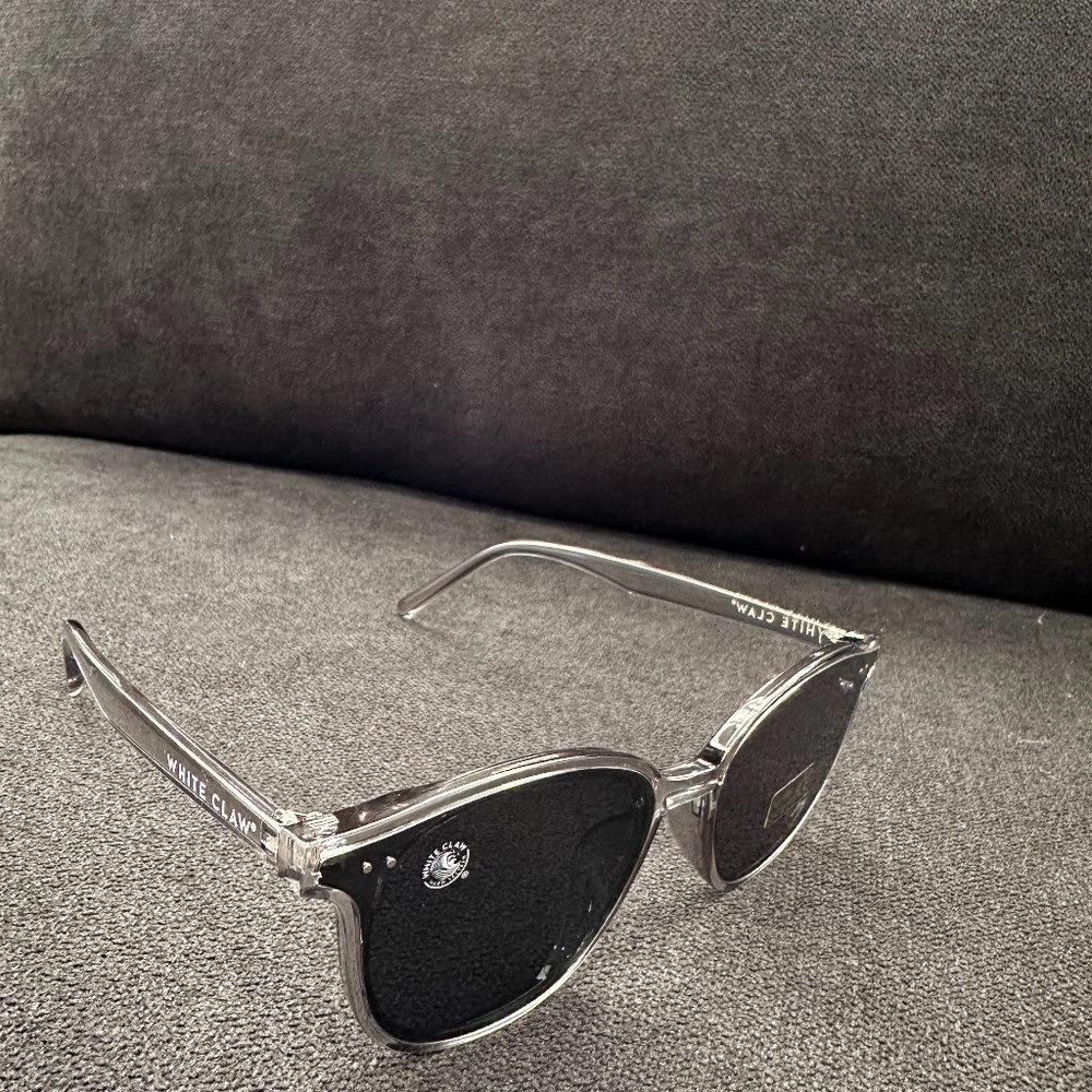 WHITE CLAW Sunglasses unisex